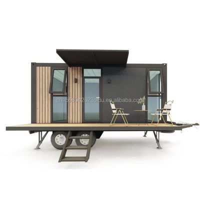 Volledig uitgerust containerhuis op wielen met modern ontwerp en sandwichpaneelmateriaal