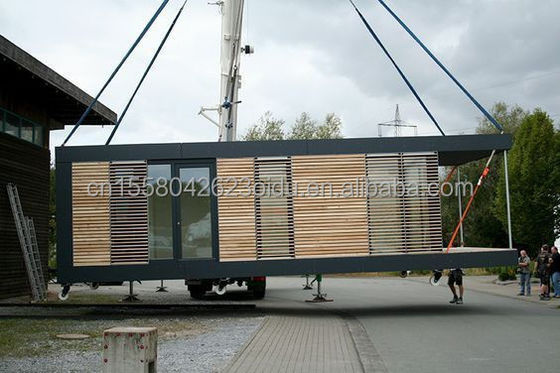 Gegalvaniseerde stalen vierkantbuizen Hoofdstructuur voor modern klein huis op wielen Draagbare prefab containerhuisontwerp