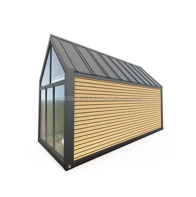Buitenhotel of woonhuis van aluminiumlegering Driehoekig dak met ramen Prefabriceerd staalcontainerhuis met aangepaste kleur