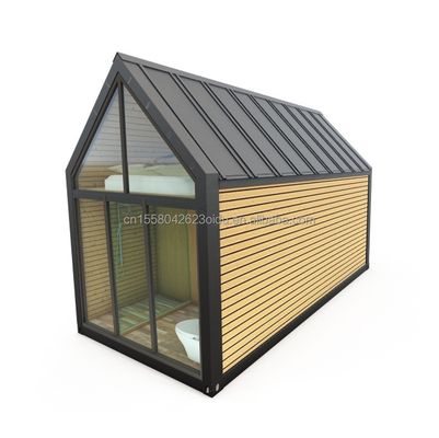 Buitenhotel of woonhuis van aluminiumlegering Driehoekig dak met ramen Prefabriceerd staalcontainerhuis met aangepaste kleur