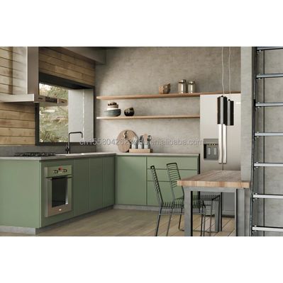Aluminiumlegeringsvensters Geprefabriceerde lichtmetalen staalcontainer Gebouw Moderne draagbare woning Driehoekig ontwerp voor hotels