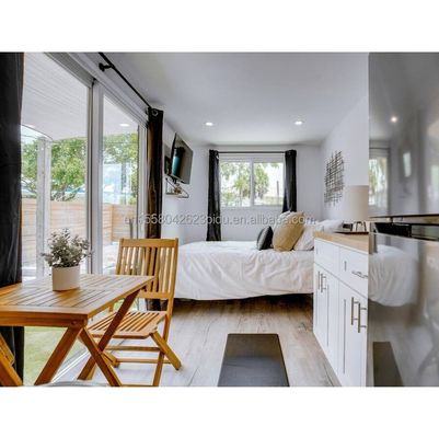 Gegalvaniseerde stalen vierkantbuisstructuur 20ft geprefabriceerd houten huis voor hotel en onafhankelijke tuin