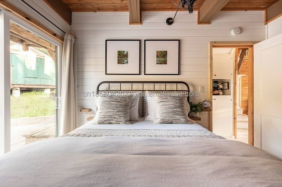 EU Driehoekige A-vormige staalstructuur Ruimte Modern klein huis Prefab Kit Luxe driehoekige A-ruimte Huis met houten huizen