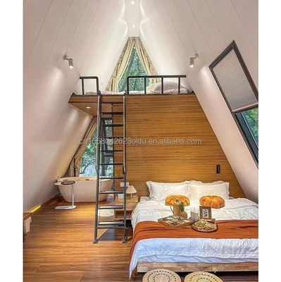 EU Hotel Moderne driehoekige houten huis met A-vormige stalen structuur frame in 20ft of 40ft lengte opties