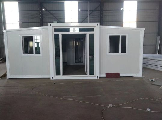 Hoofdstructuur Gegalvaniseerde stalen vierkantbuizen Prefabricated Tiny Container House in aangepaste kleur voor buitenwonen