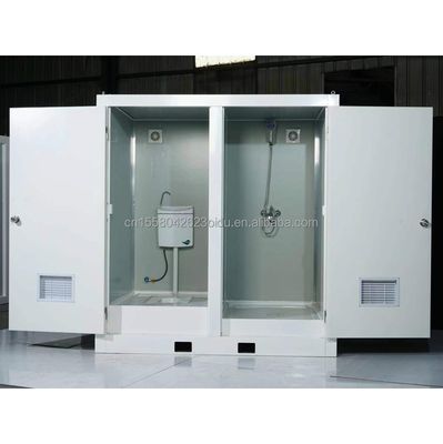 Flat Pack Container voor draagbaar buitentoilet Gemodificeerde scheepvaartcontainerstijl gemaakt van staal en sandwichpaneel