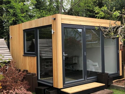 Gegalvaniseerde stalen buiging 180g 20ft Flat Pack Luxe Prefab Shipping Container Huis met stalen frame en ramen